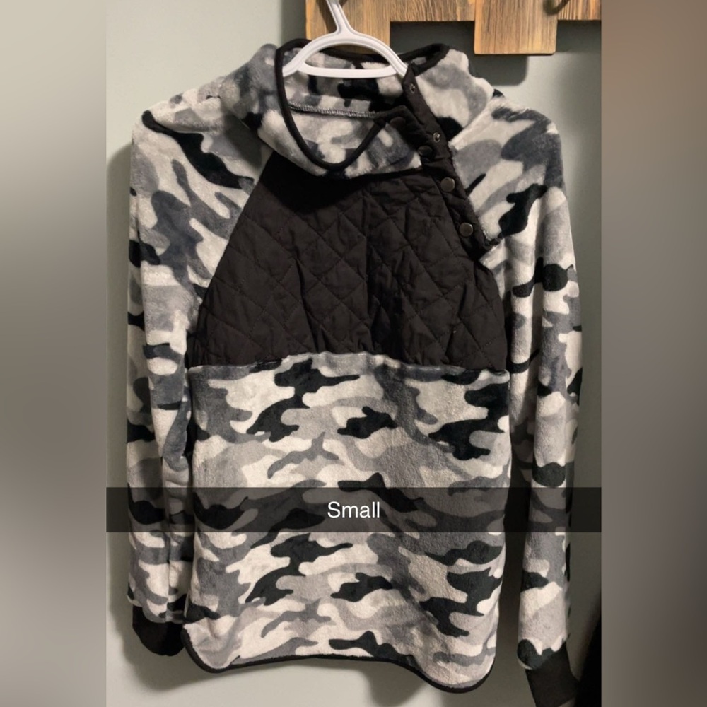 Camouflage Quilted Pullover